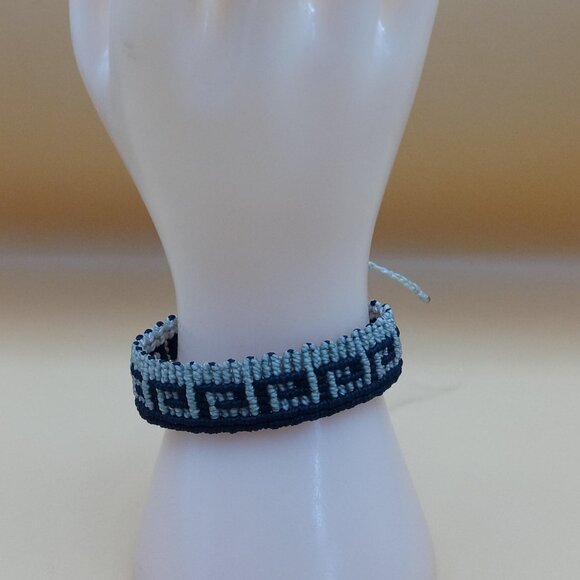 Unisex Woven Macramé Thread Bracelet Andean Labyrinth Design Cusco - Picture 1 of 8